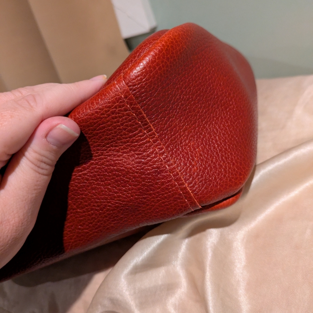 **SOLD**. 'Almost Perfect' Madison Shoulder Bag - Picture 5 of 10